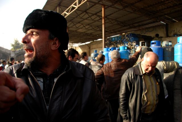 في رحلة البحث عن الغاز والمازوت: خيبات كثيرة وشبكات فساد!