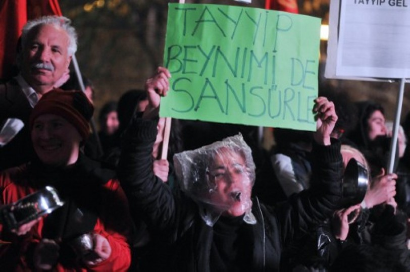 توسع دائرة التطهير في تركيا.. ومظاهرات ضد خطط حكومية