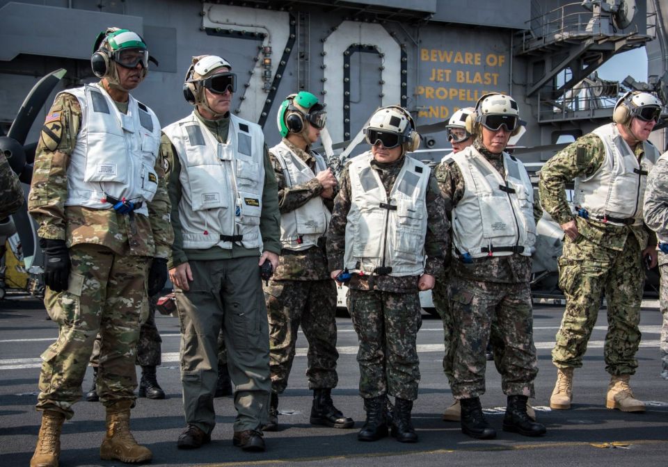 عندما يواجه المزارعون الكوريون أكبر قاعدة عسكرية للولايات المتحدة الأمريكية