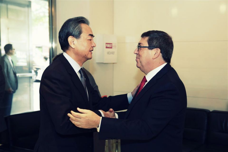 الصين ستواصل دعم النضال المشروع لكوبا لحماية سيادتها ومساعيها بوجه الحصار الأمريكي