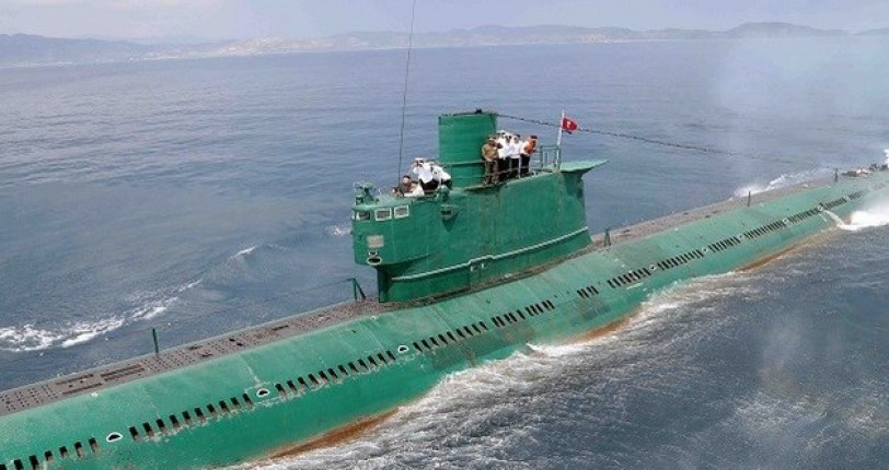 كوريا الديمقراطية تطلق غواصة سوفييتية بتقنية إطلاق صواريخ باليستية