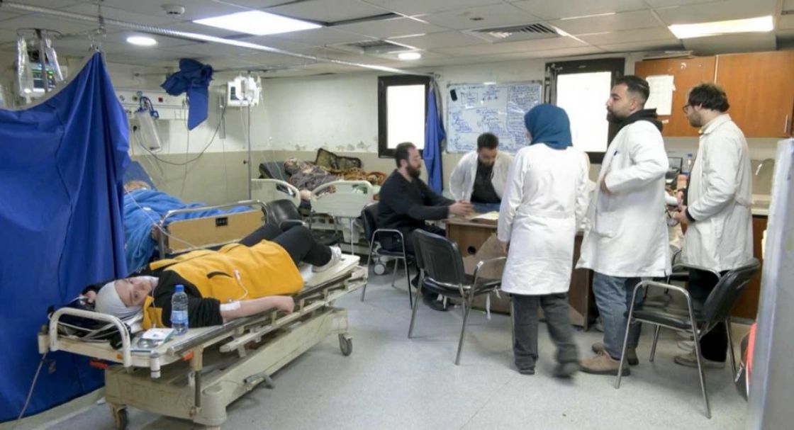 يموت الفقير مرتين... مرة بالمرض وأخرى حين يعجز عن دفع ثمن الحياة