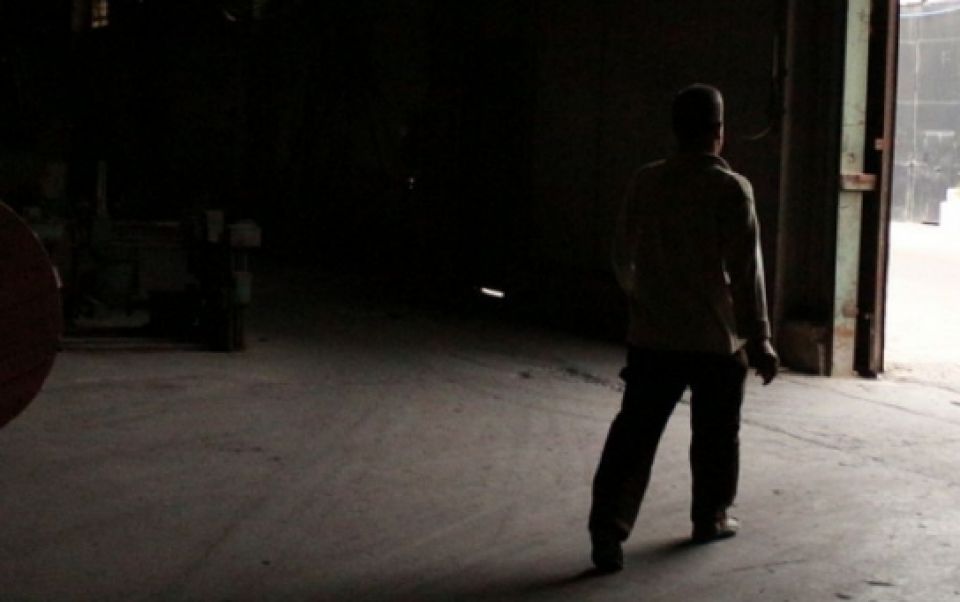 عمال بلا طبابة