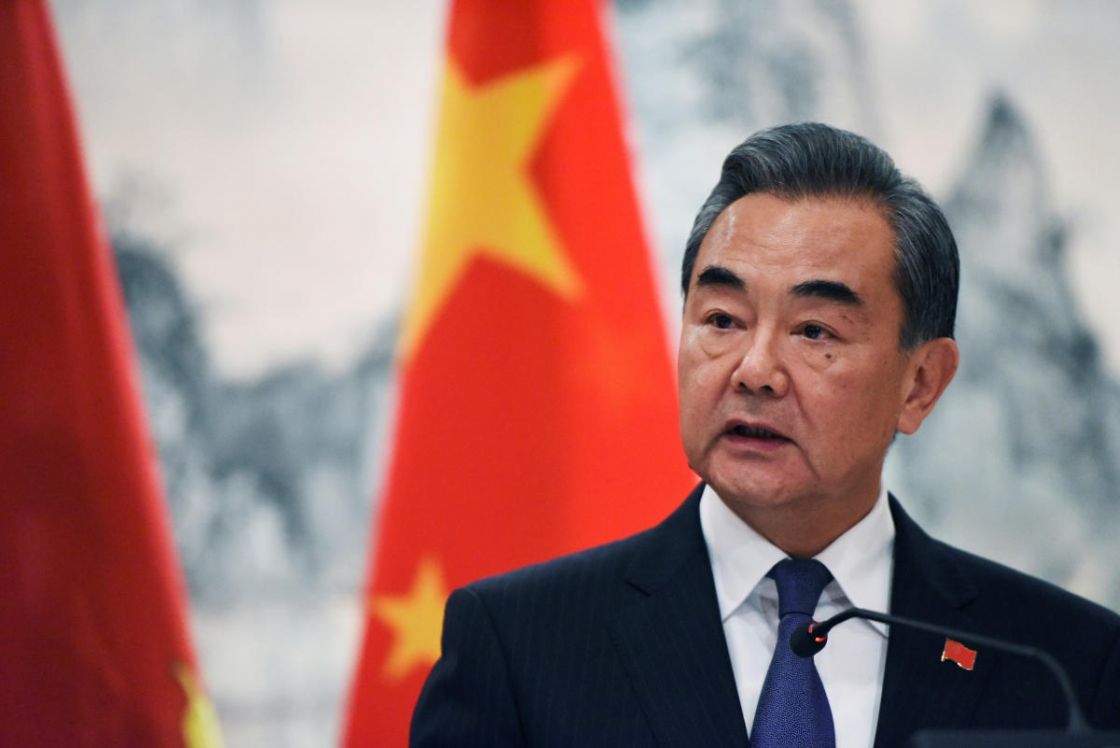 وانغ يي: روسيا والصين تكافحان «الفيروس السياسي»