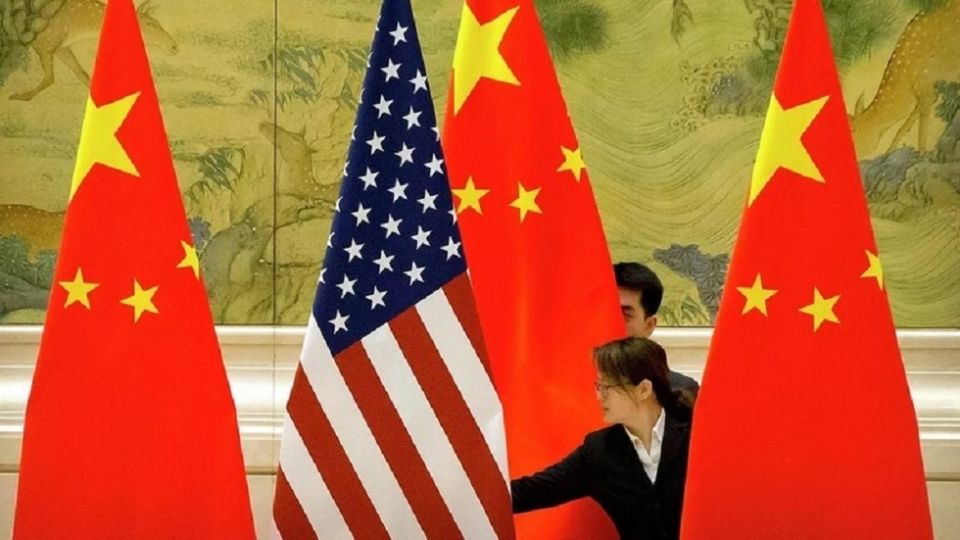واشنطن تدرس تقليص الاستثمار الأمريكي في شركات التكنولوجيا الصينية
