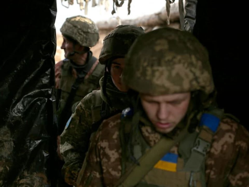جنود أوكران يطلبون اتفاقاً لإلقاء السلاح وإخراجهم عبر ممرات آمنة