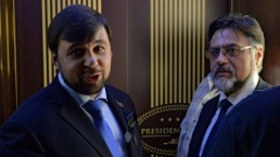  دينيس بوشيلين وفلاديسلاف ديينيغو مفاوضا جمهوريتي دونيتسك ولوغانسك الشعبيتين المعلنتين من جانب واحد 
