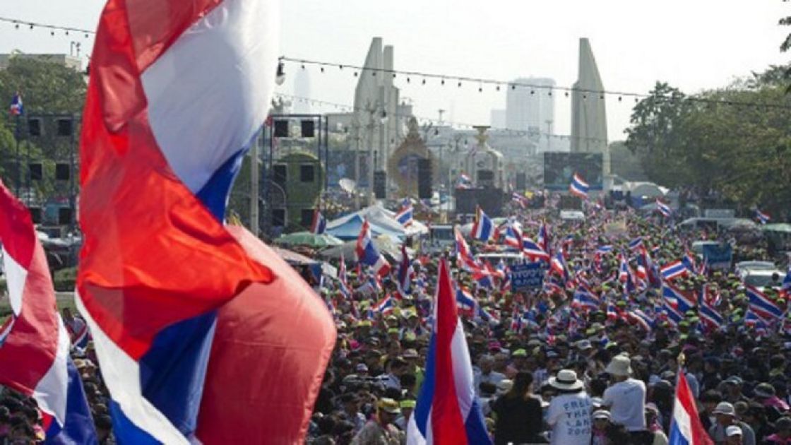 متظاهرو تايلاند يطالبون بالحد من سيطرة الملك على الثروة