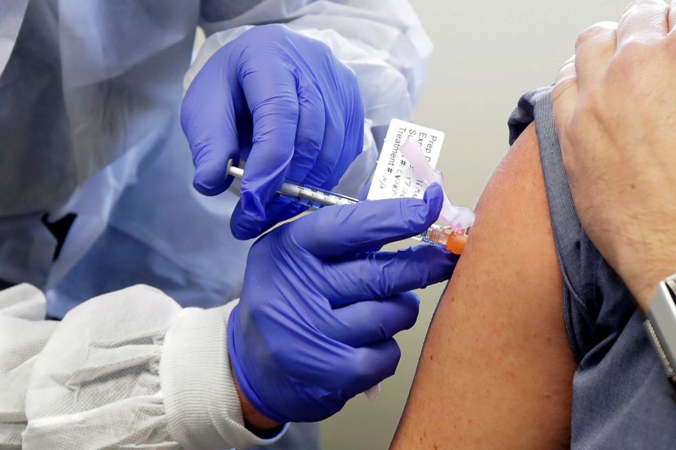 هل يؤدّي التطعيم الإلزامي إلى نتائج أفضل من الطَّوعي؟