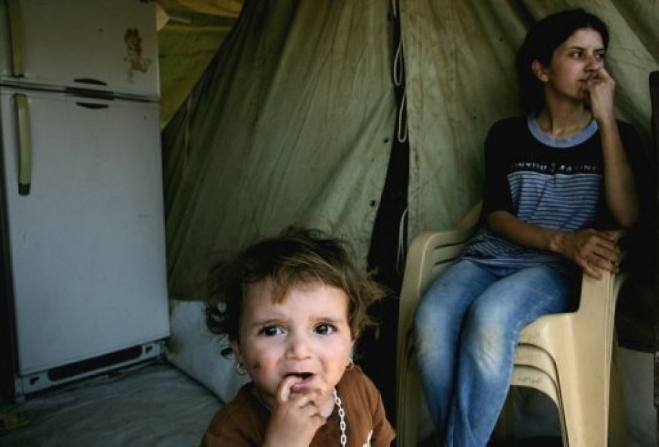 حلب .. بيوت من علب الكرتون والأقمشة البالية