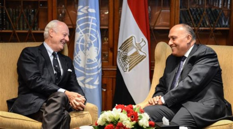 الخارجية المصرية وميستورا: ضرورة إيجاد تسوية سياسية للأزمة في سورية