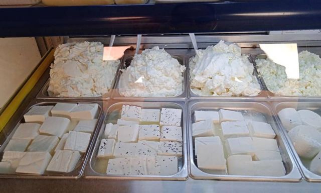 خبر عام وتعليق هام.. &laquo;كيلو الجبن وصل لـ 30 ألف ليرة.. ارتفاع أسعار مشتقات الألبان والأجبان يدفع السوريين للاستغناء عنها نهائياً&raquo;