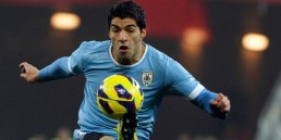 مادورو وموخيكا ومارادونا يتضامنون مع اللاعب سواريز: ما جرى مؤامرة