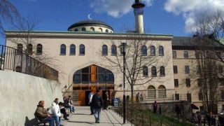 البوليس السويدي يرخِّص لمظاهرة عنـ.صريّة لإحراق القرآن أوّل أيام عيد الأضحى
