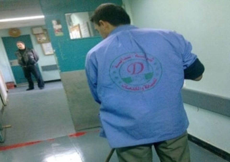 عمال النظافة في المشافي