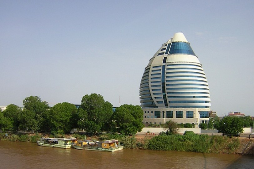 الحزب الحاكم في السودان يرشح البشير و5 آخرين إلى الانتخابات الرئاسية