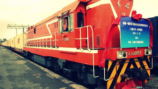 الخط الجديد سيقلص وقت النقل من أكثر من شهرين عن طريق البحر إلى 15 يوماً فقط