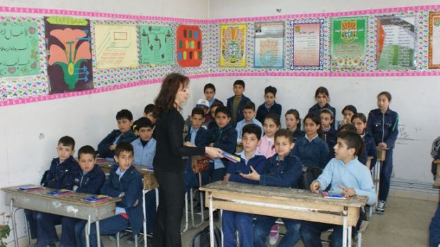 «برسم جميع الجهات المسؤولة»..  هل تتحقق المعجزة وتنقل المعلمات للعمل في محافظاتهن؟!