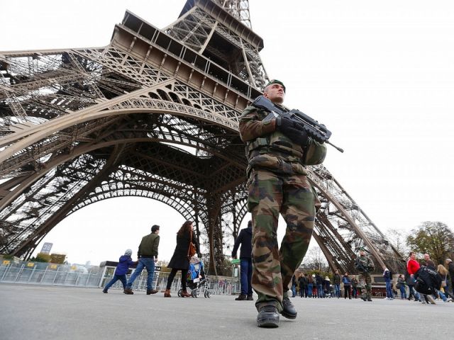 كثير من الشمبانيا لكثير من الرعب!