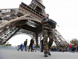 كثير من الشمبانيا لكثير من الرعب!