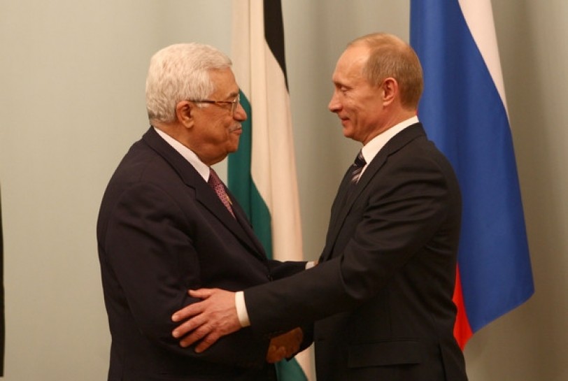 عباس يطلع الرئيس الروسي على سير المفاوضات مع الاحتلال