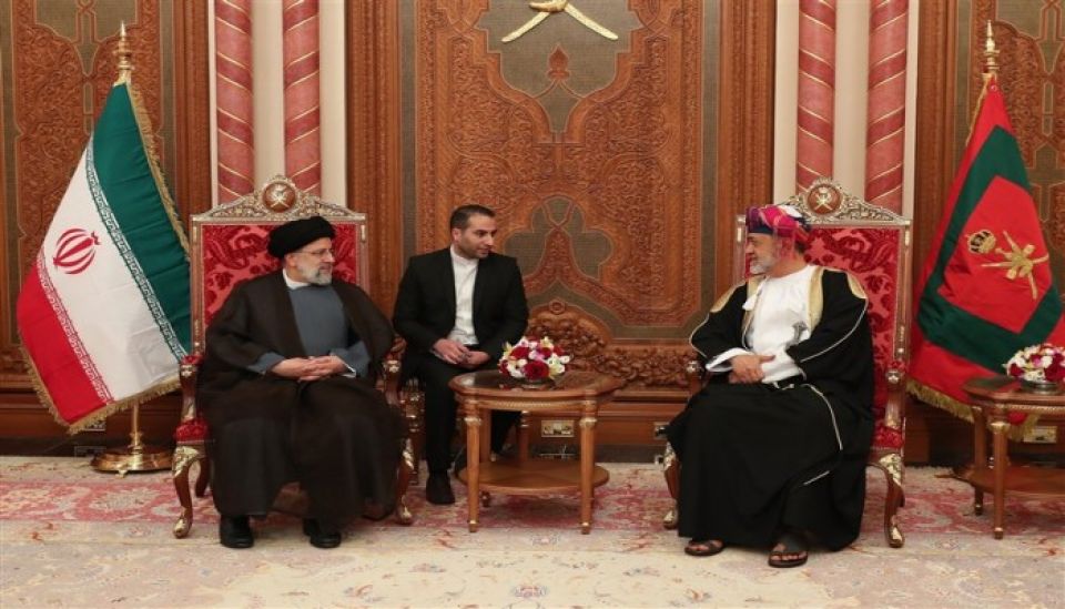 رئيس إيران وسلطان عمان يوقعان 8 مذكرات تفاهم و4 برامج تعاون