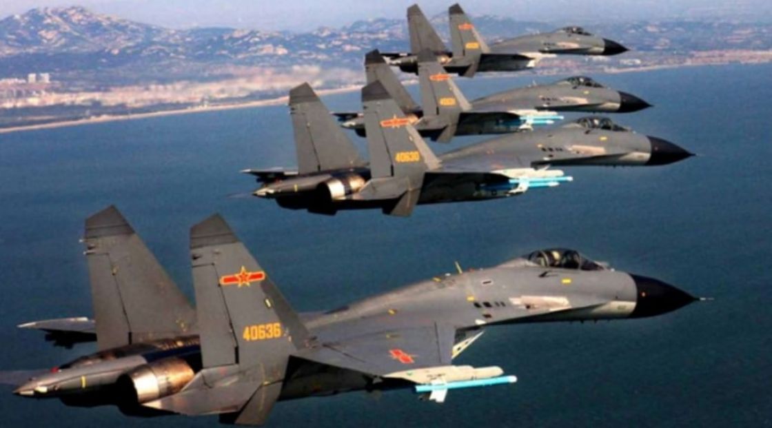 الصين ترسل 18 طائرة حربية إلى سواحل تايوان