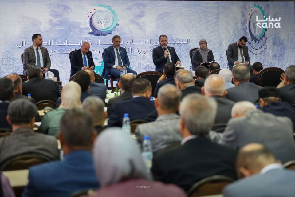 النقابات العمالية تعاني من مركزية مفرطة وديمقراطية غائبة