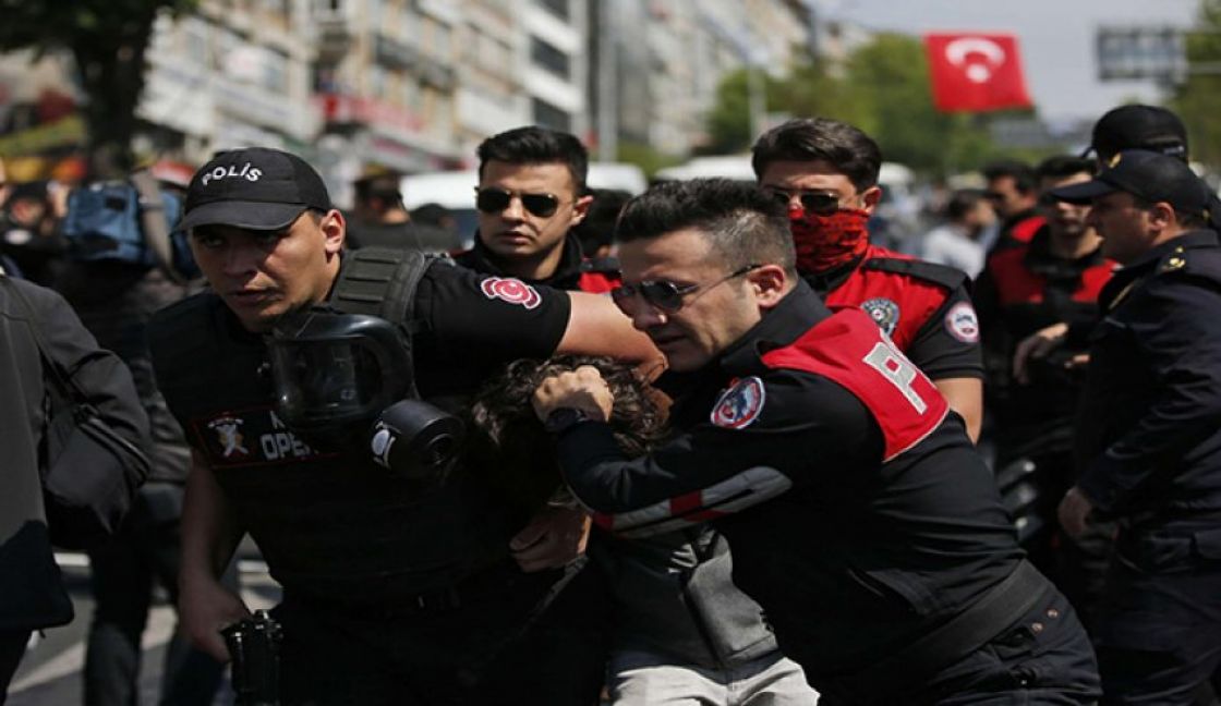 تعليمات جديدة للشرطة التركية بمنع تصوير عناصرها أثناء الاحتجاجات