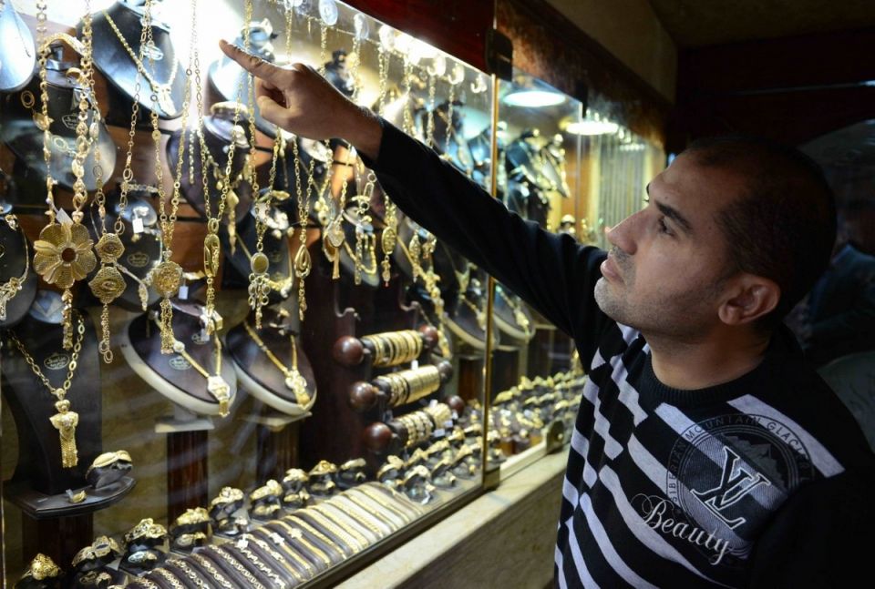 الحكومة تتخلى عن المال العام .. للربح المُذهّب