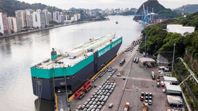 أمريكا تتصدر التصعيد التجاري بفرض رسوم موانئ والصين ترد