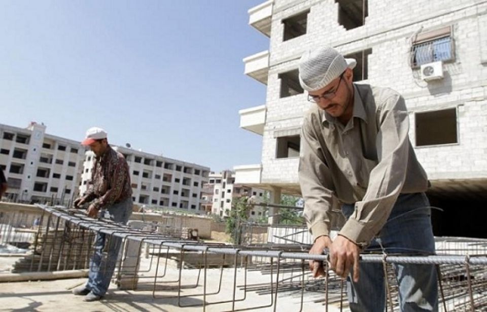 150 عاملاً ينتظرون تثبيتهم