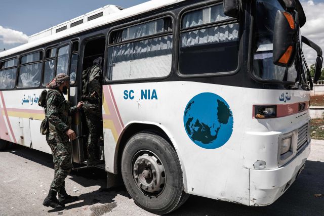 خروج أكثر من 2800 مسلح وعائلاتهم من القلمون الشرقي