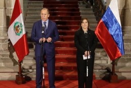 لافروف: نأمل ألا يعيق الغرب حوار الأوكرانيين