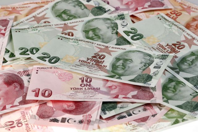 20.7 مليار دولار عجز التجارة الخارجية التركية في الربع الأول