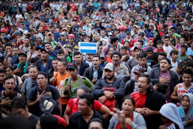 الموكب الهندوراسي يُرعب ترامب