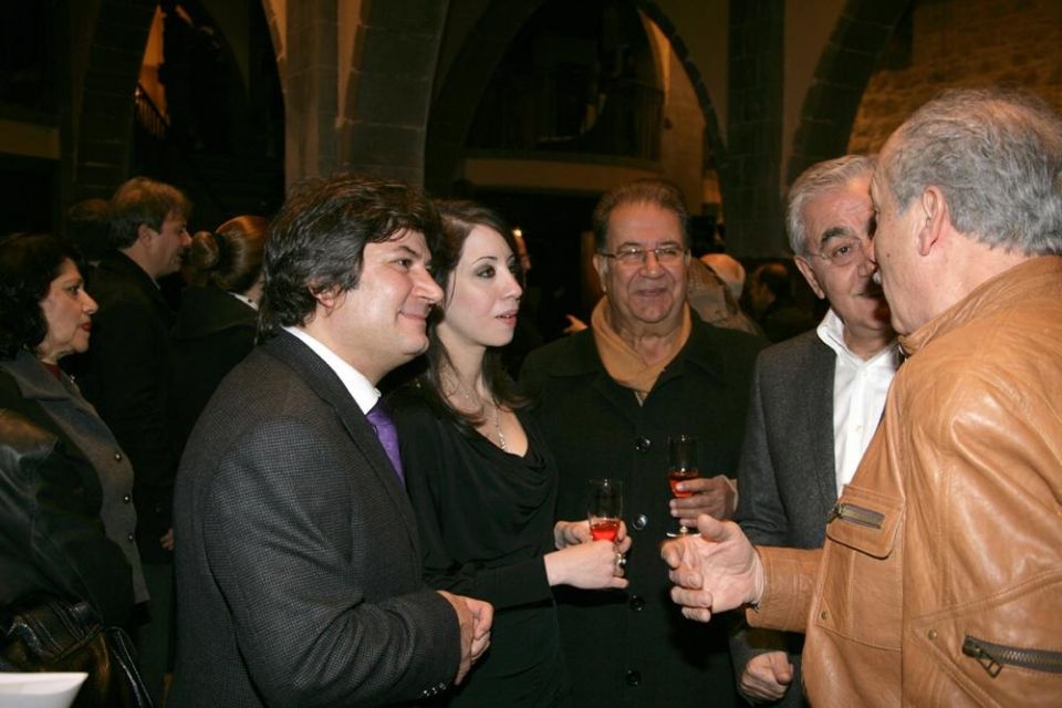 لامرئي الأمومة