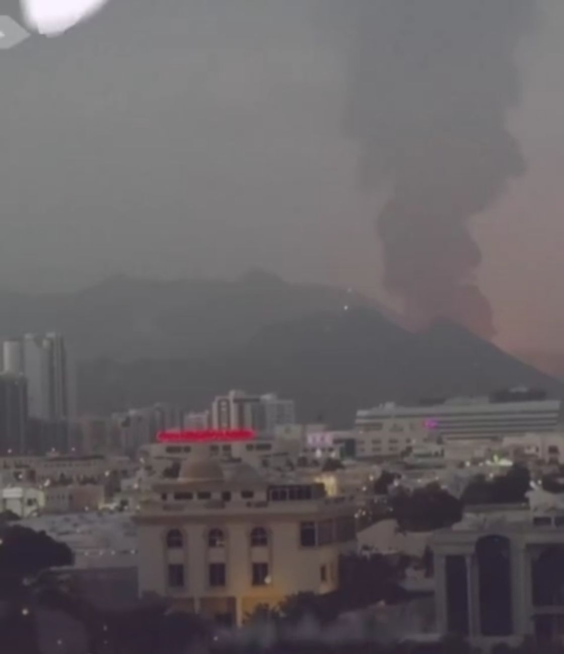 تسنيم: &laquo;إسرائيل&raquo; وراء استهداف أرامكو السعودية وميناء الفجيرة الإماراتي