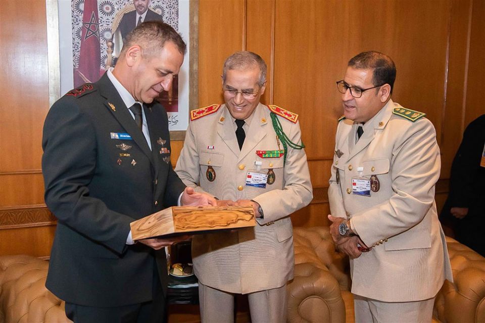 قائد الجيش المغربي يقوم بزيارة تطبيعية إلى كيان الاحتلال