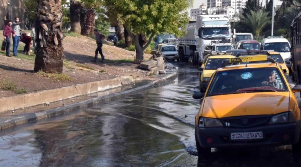 مع أول مطر... تغرق الشوارع ويطفو الإهمال