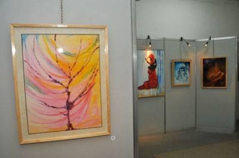 أمينة بلعزيز تستمد إلهامها من البسطاء