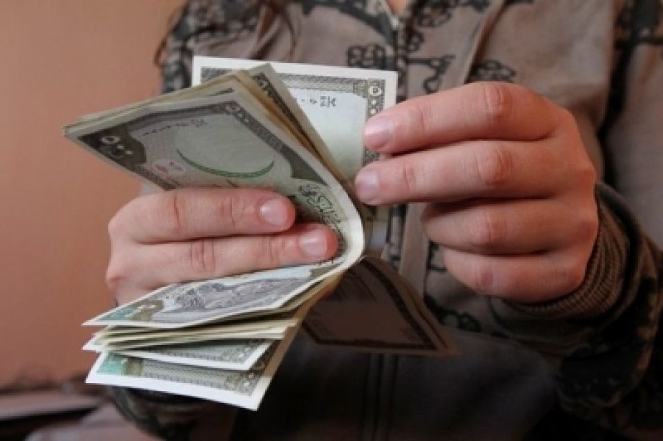 الموارد متناقصة.. والحكومة لن نرفع الأجور وسنرفع المازوت..