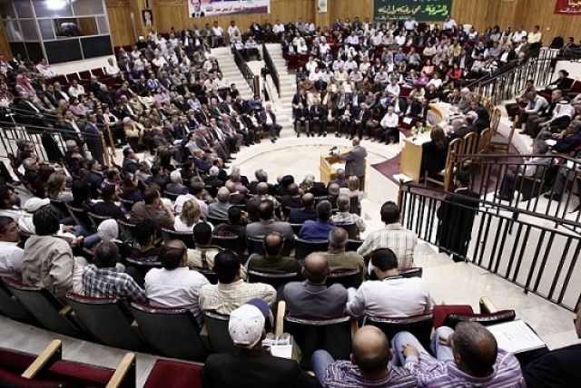 بصراحة : ليس بالخبز وحده يعيش العمال