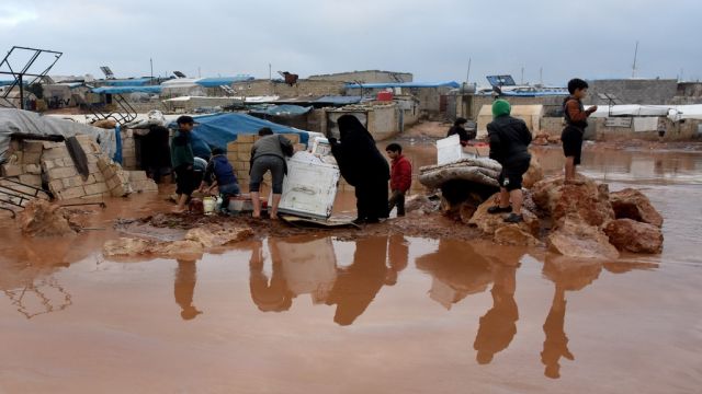 مخيم &laquo;واشوكاني&raquo;.. معاناة وتردٍ خدمي