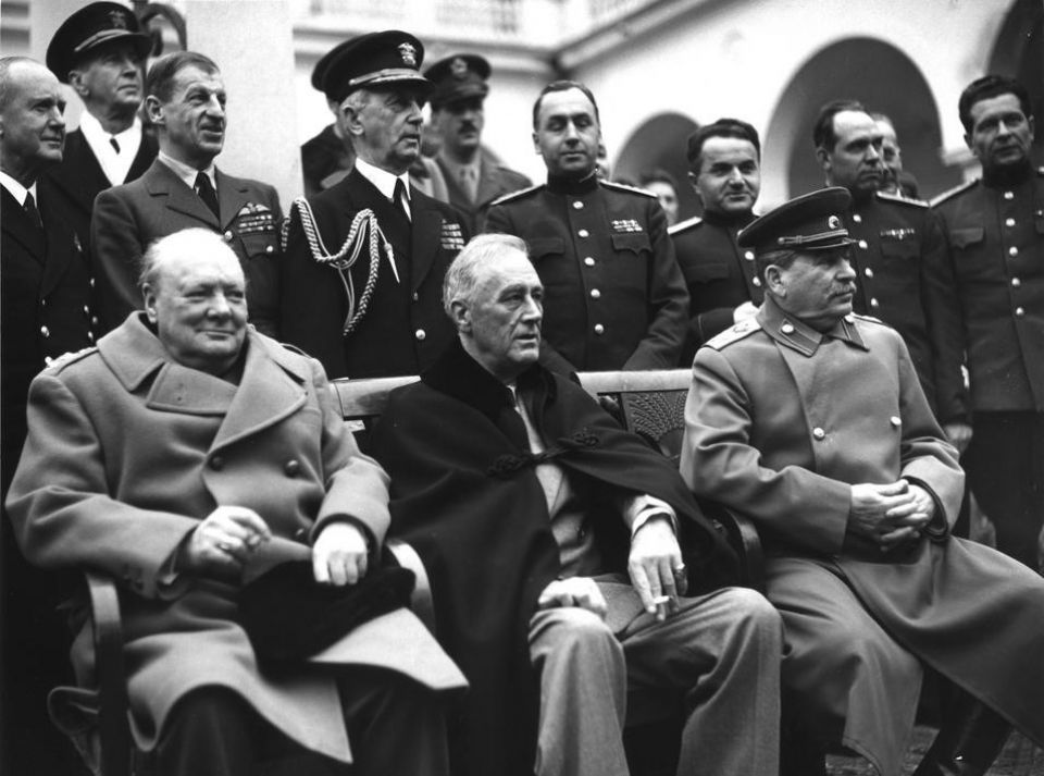 وثائقي (ستالين-روزفلت-تشرشيل) يالطا 45