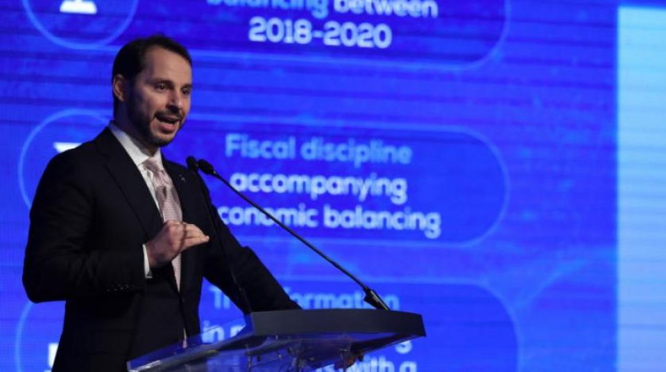 تركيا تتوقع تراجع إجمالي الناتج المحلي وارتفاع التضخم