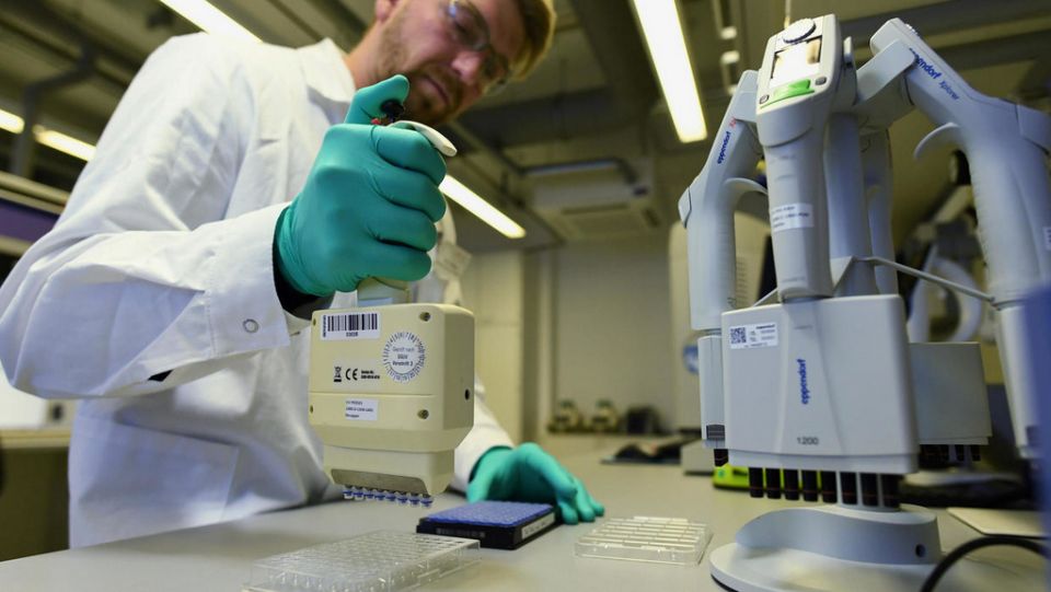 لقاح عالمي! ... ألا يبدوطريقاً آخر لإثراء النخب؟