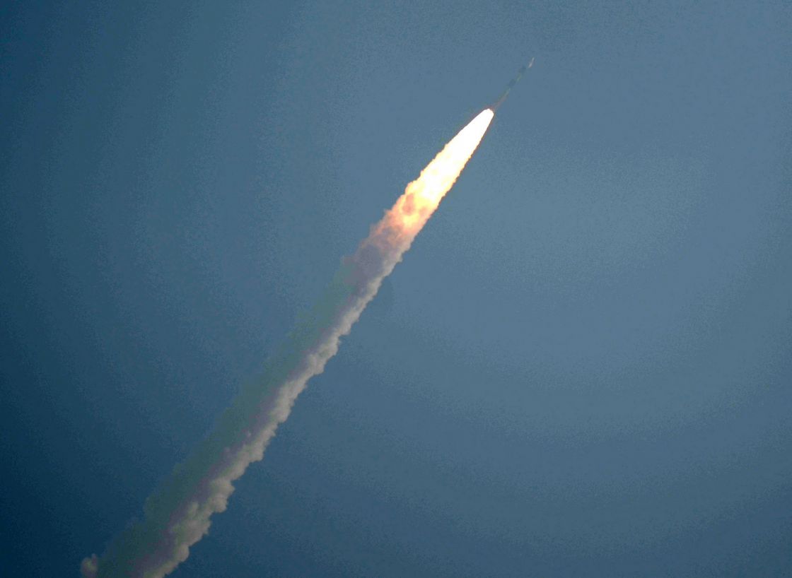 الهند تختبر بنجاح صاروخاً أسرع من الصوت
