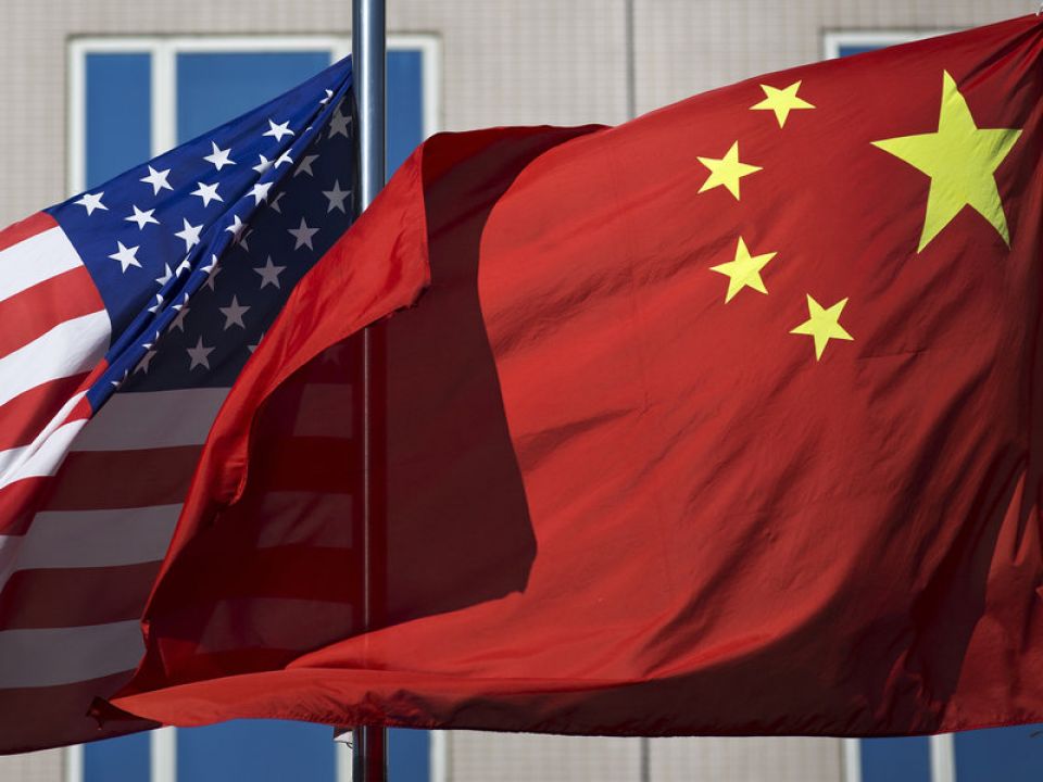الصين تفرض عقوبات على شركات أمريكية