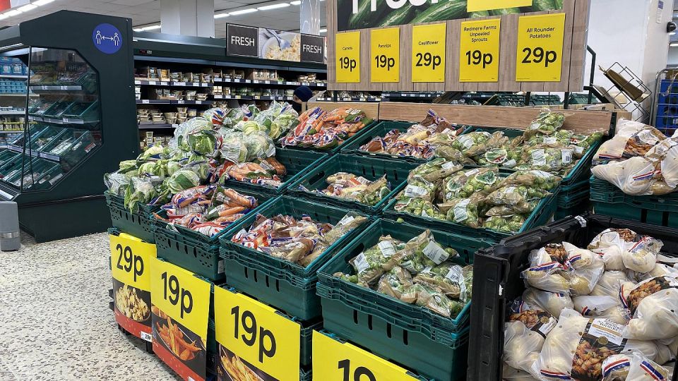 شركات الغذاء تحضّرُ البريطانيين لارتفاع الأسعار وشد الأحزمة